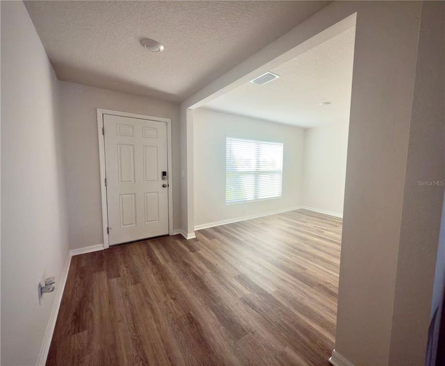For Rent: $2,850 (5 beds, 3 baths, 2613 Square Feet)