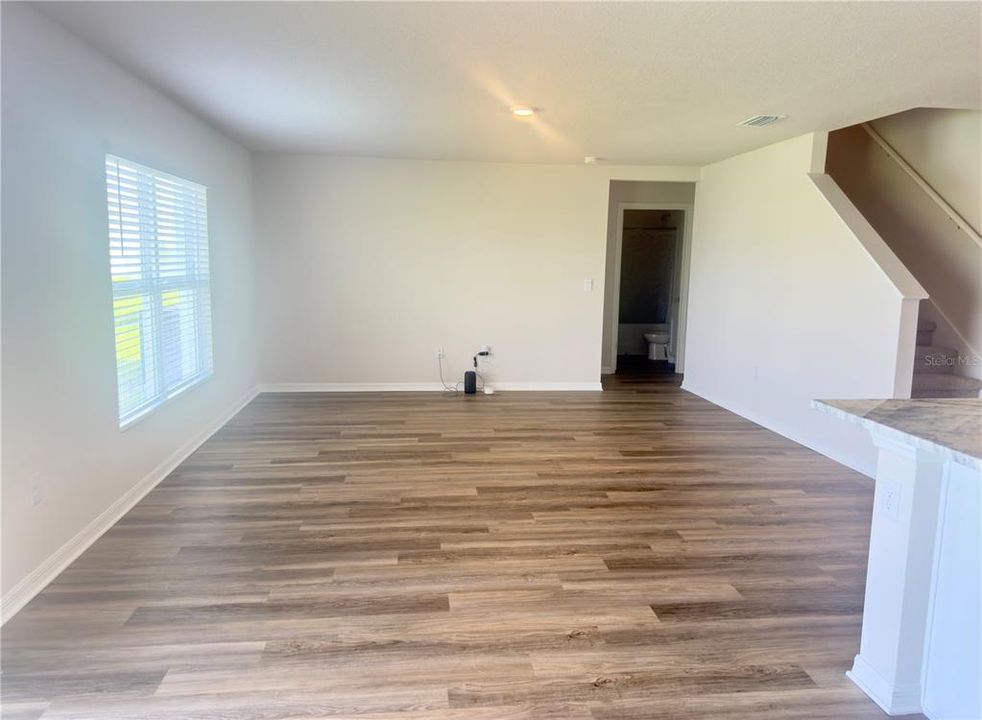 For Rent: $2,850 (5 beds, 3 baths, 2613 Square Feet)