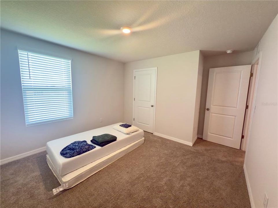 For Rent: $2,850 (5 beds, 3 baths, 2613 Square Feet)