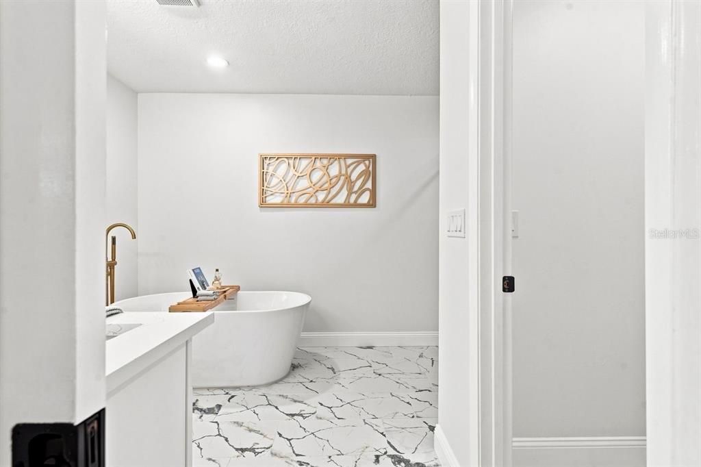 For Sale: $625,000 (3 beds, 2 baths, 2384 Square Feet)