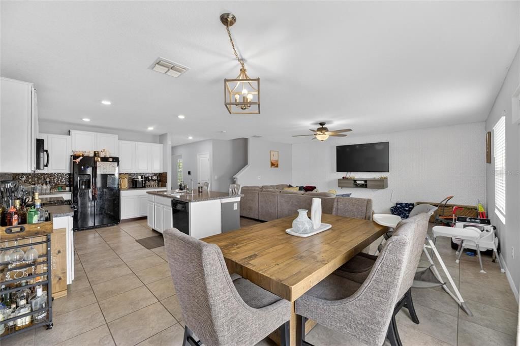 For Sale: $387,900 (6 beds, 3 baths, 3130 Square Feet)