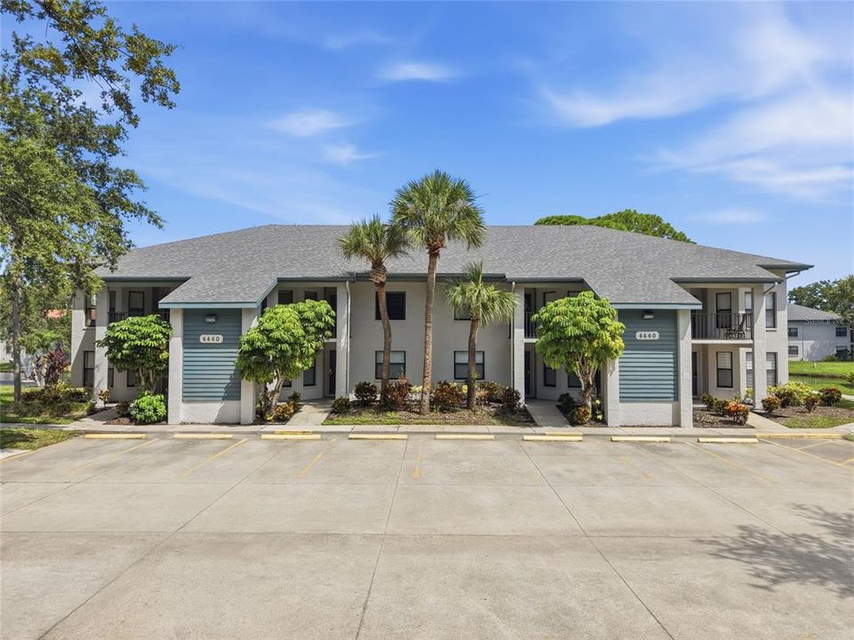 For Sale: $289,000 (2 beds, 2 baths, 1174 Square Feet)