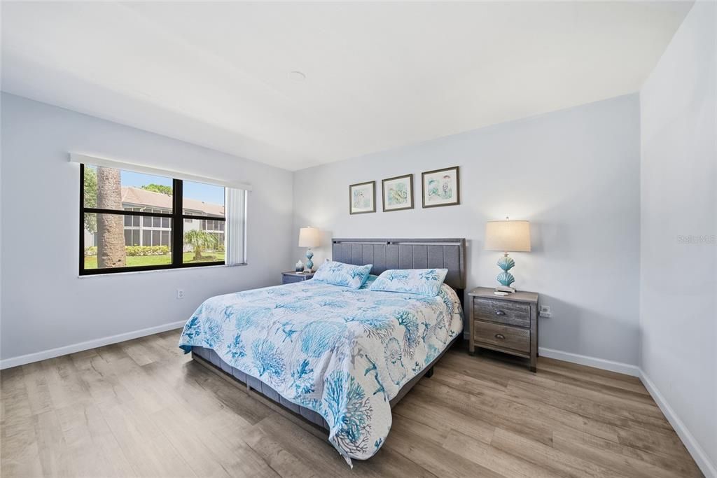 For Sale: $289,000 (2 beds, 2 baths, 1174 Square Feet)