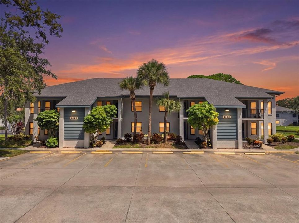 For Sale: $289,000 (2 beds, 2 baths, 1174 Square Feet)