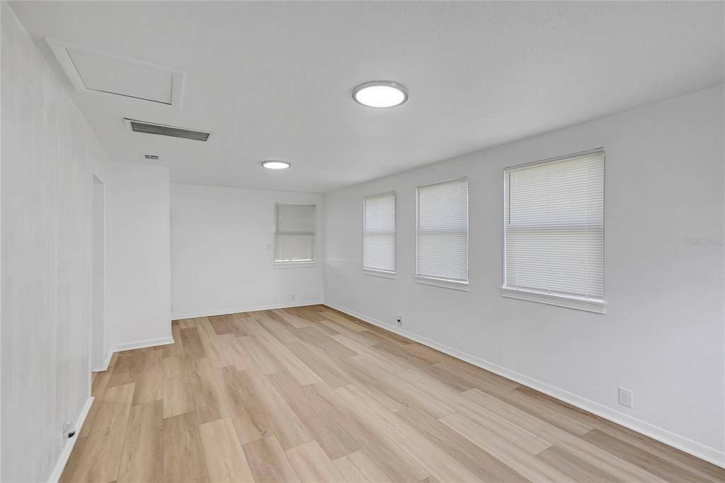 En Venta: $319,900 (4 camas, 1 baños, 1272 Pies cuadrados)