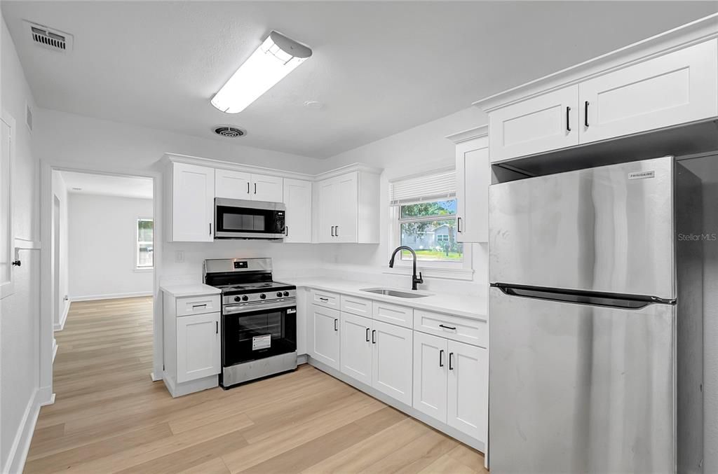 En Venta: $319,900 (4 camas, 1 baños, 1272 Pies cuadrados)