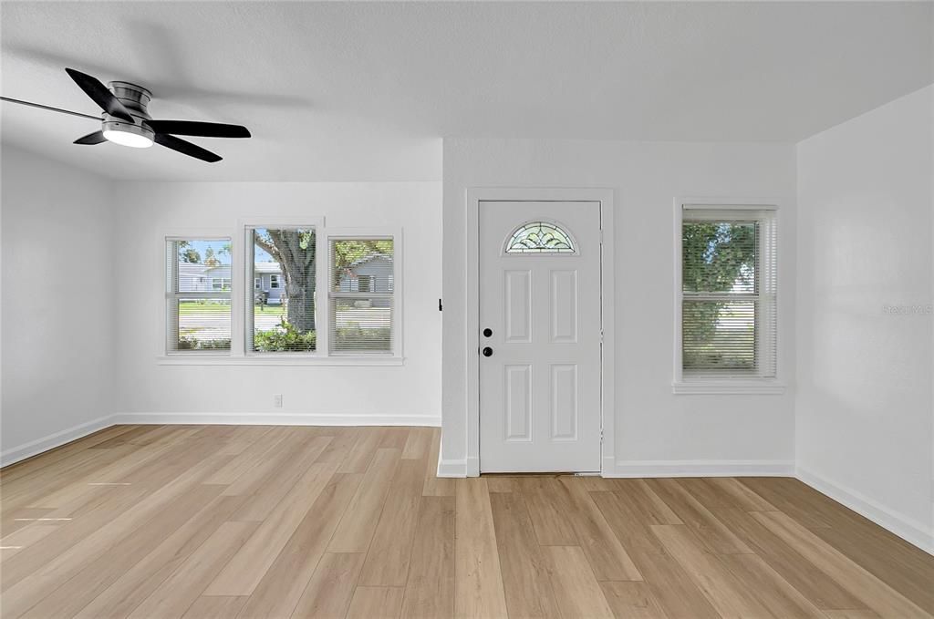 En Venta: $319,900 (4 camas, 1 baños, 1272 Pies cuadrados)