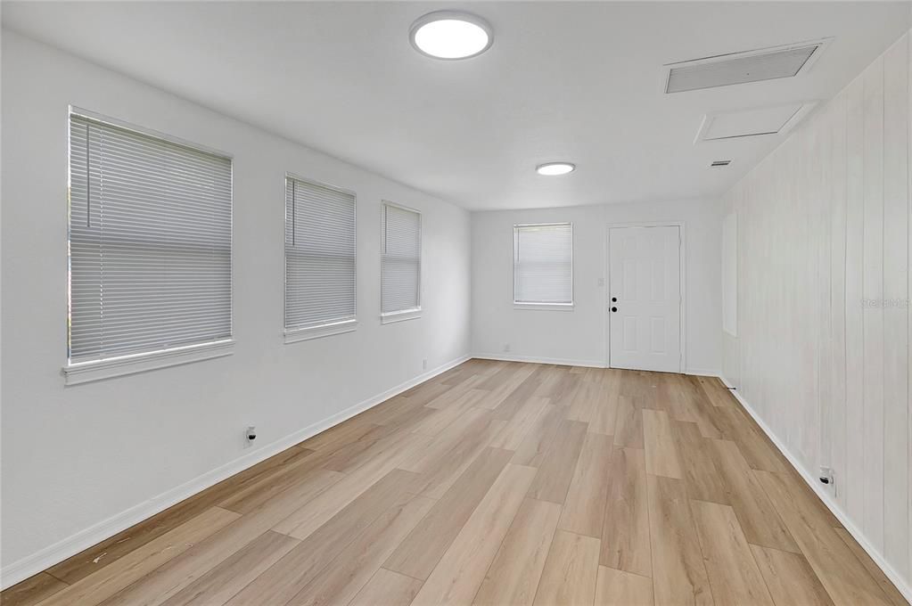 En Venta: $319,900 (4 camas, 1 baños, 1272 Pies cuadrados)
