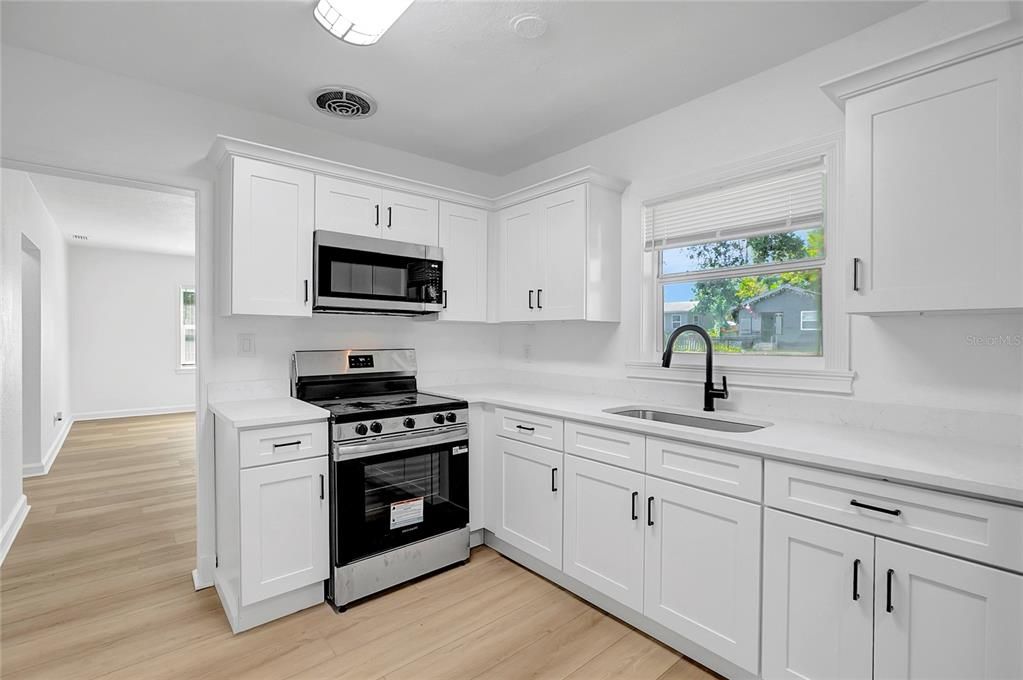 En Venta: $319,900 (4 camas, 1 baños, 1272 Pies cuadrados)