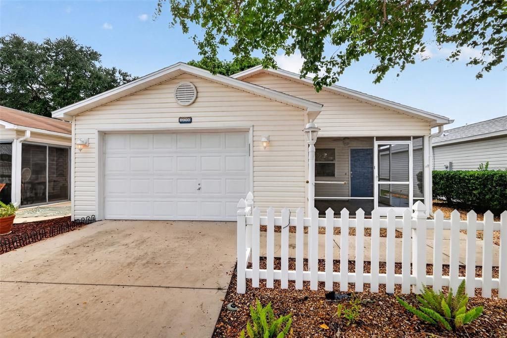 For Sale: $260,000 (2 beds, 2 baths, 1121 Square Feet)
