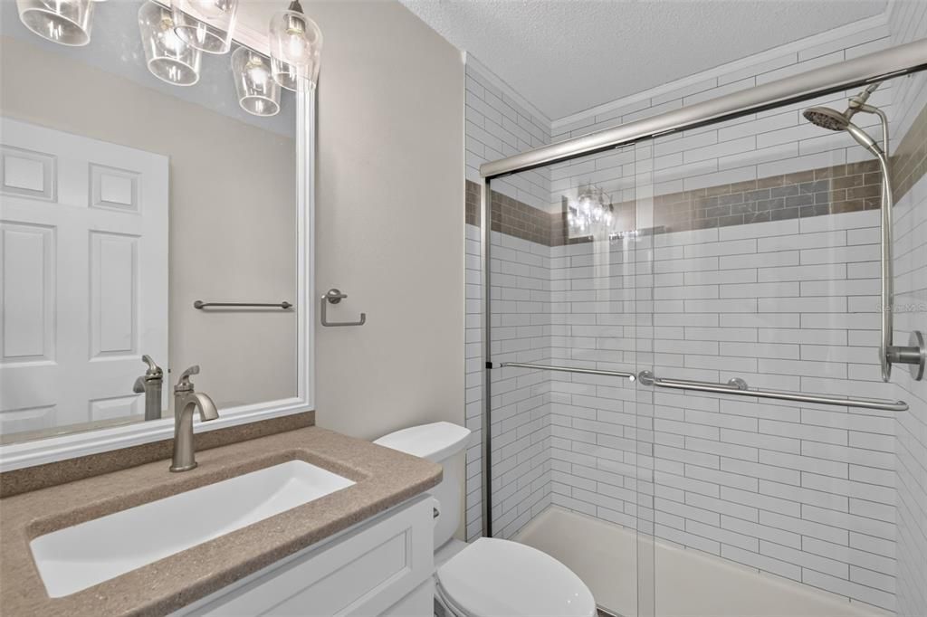 For Sale: $260,000 (2 beds, 2 baths, 1121 Square Feet)