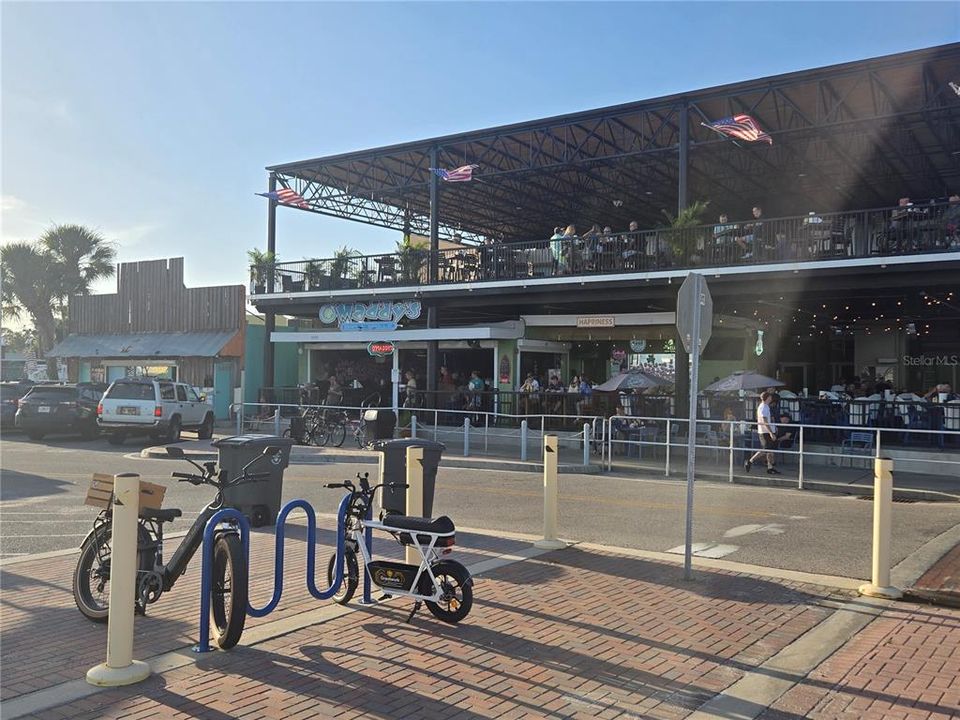 For Rent: $2,900 (2 beds, 1 baths, 1096 Square Feet)