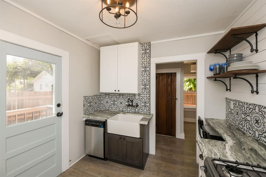 В аренду: $1,750 (1 спален, 1 ванн, 420 Квадратных фут)