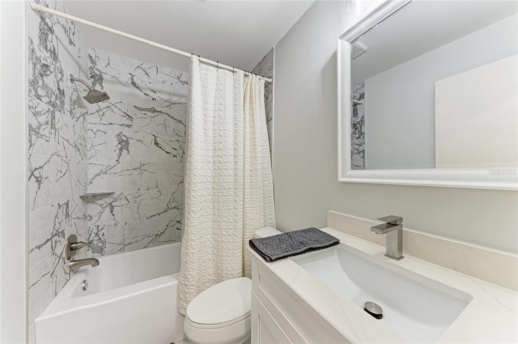 For Sale: $340,000 (2 beds, 2 baths, 1083 Square Feet)