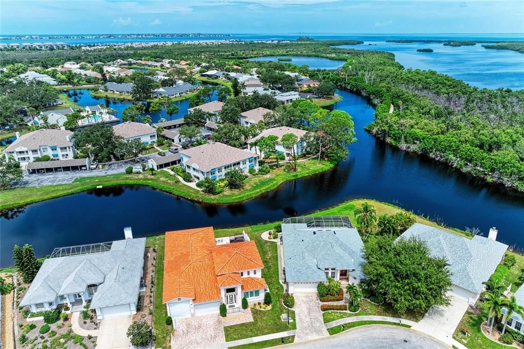 For Sale: $340,000 (2 beds, 2 baths, 1083 Square Feet)