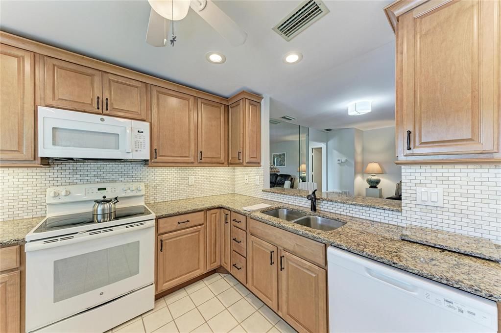 For Sale: $340,000 (2 beds, 2 baths, 1083 Square Feet)