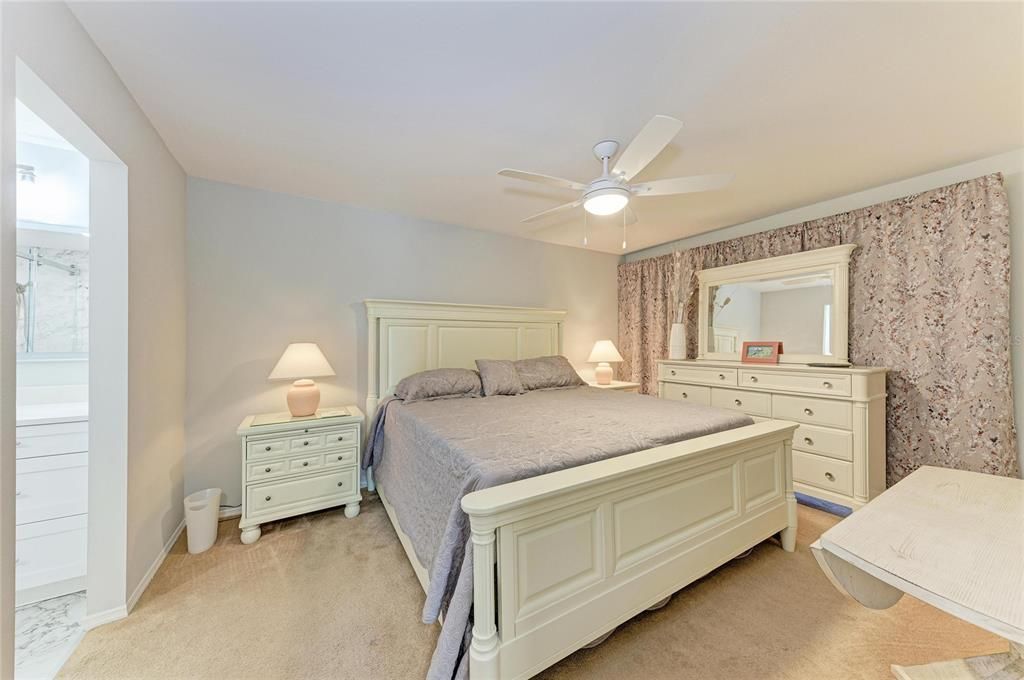 For Sale: $340,000 (2 beds, 2 baths, 1083 Square Feet)