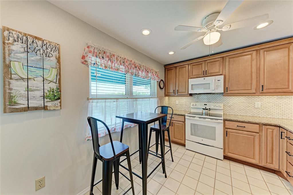 For Sale: $340,000 (2 beds, 2 baths, 1083 Square Feet)