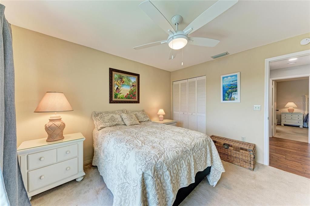 For Sale: $340,000 (2 beds, 2 baths, 1083 Square Feet)