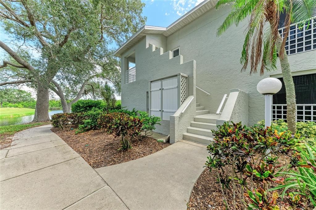 For Sale: $340,000 (2 beds, 2 baths, 1083 Square Feet)