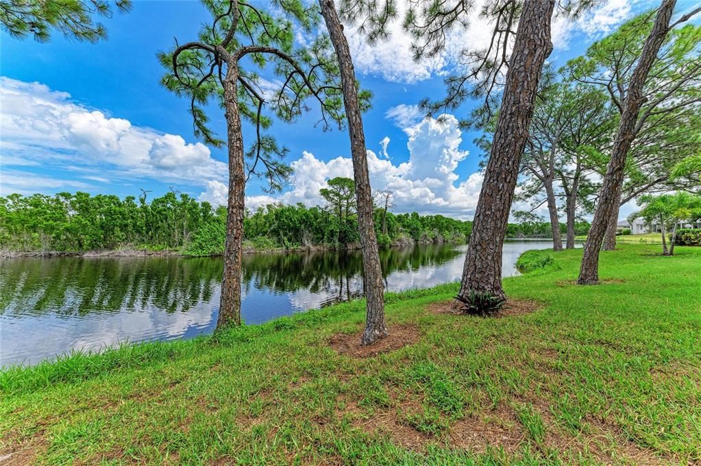 For Sale: $340,000 (2 beds, 2 baths, 1083 Square Feet)