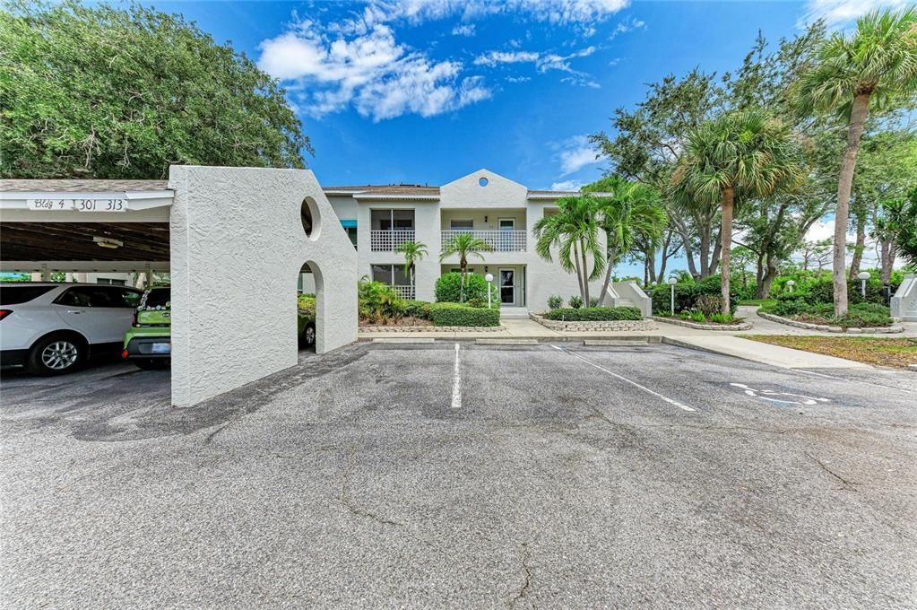 For Sale: $340,000 (2 beds, 2 baths, 1083 Square Feet)