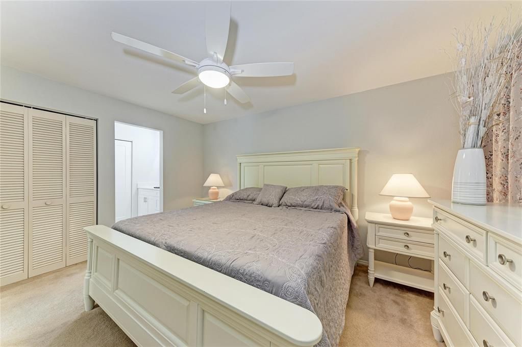 For Sale: $340,000 (2 beds, 2 baths, 1083 Square Feet)