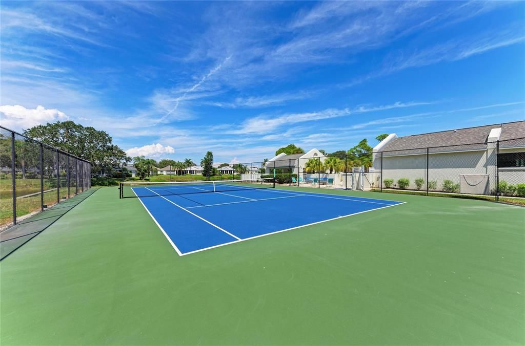 For Sale: $340,000 (2 beds, 2 baths, 1083 Square Feet)
