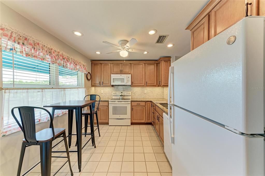 For Sale: $340,000 (2 beds, 2 baths, 1083 Square Feet)