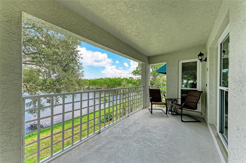For Sale: $340,000 (2 beds, 2 baths, 1083 Square Feet)