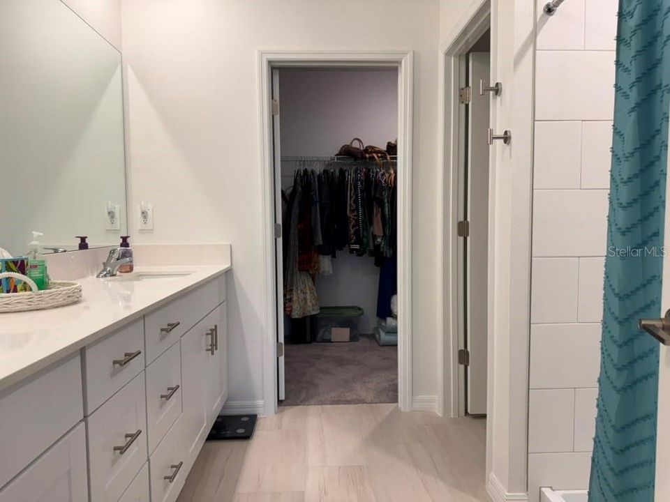 For Rent: $3,400 (6 beds, 3 baths, 3326 Square Feet)