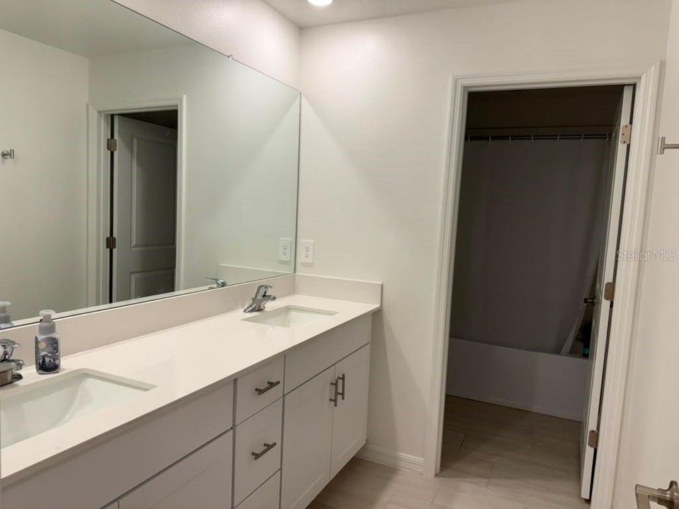 For Rent: $3,400 (6 beds, 3 baths, 3326 Square Feet)