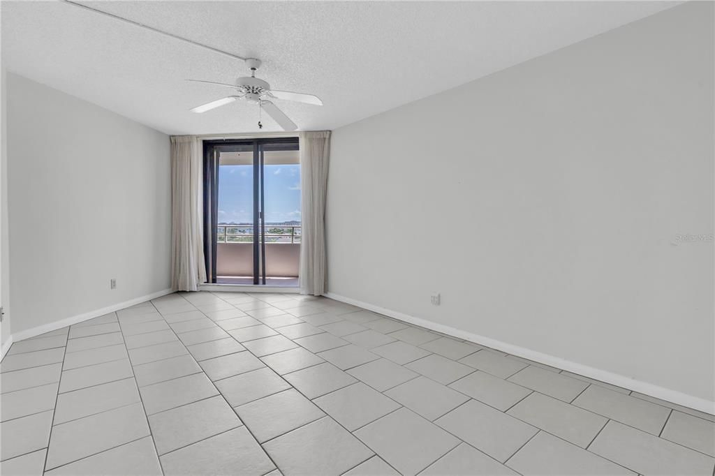 En Venta: $550,000 (3 camas, 2 baños, 1912 Pies cuadrados)