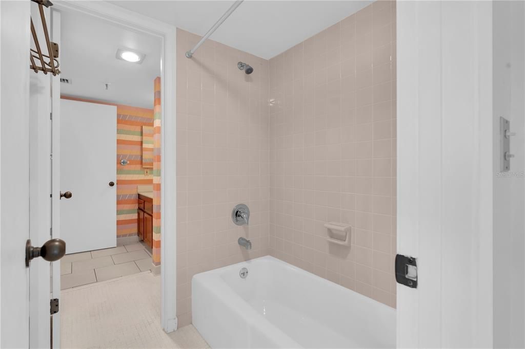 En Venta: $550,000 (3 camas, 2 baños, 1912 Pies cuadrados)