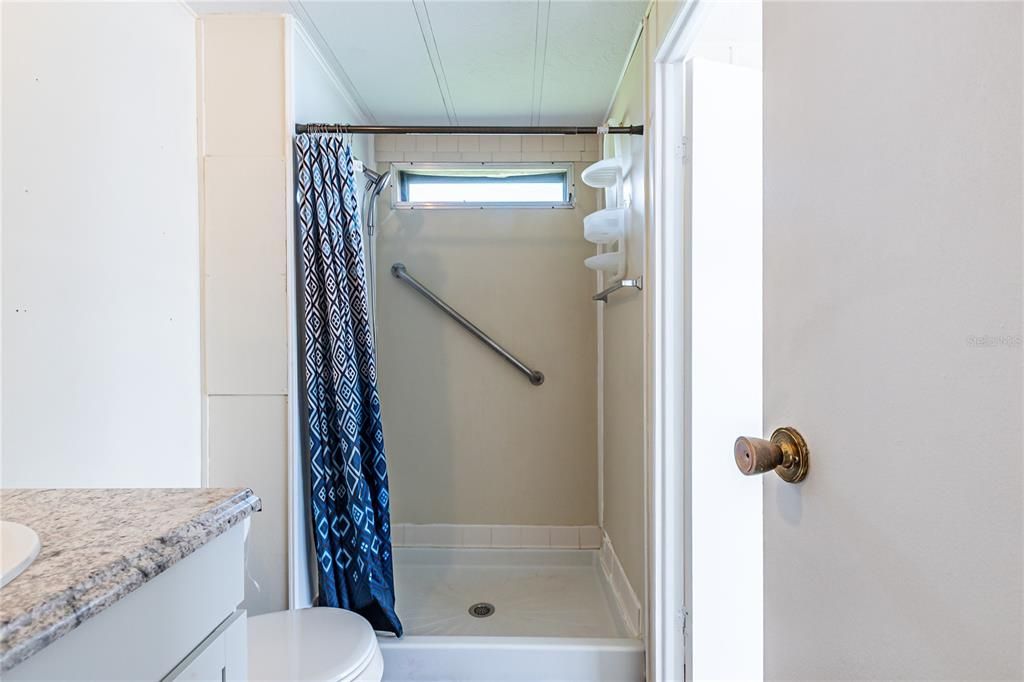 For Sale: $119,900 (2 beds, 2 baths, 896 Square Feet)