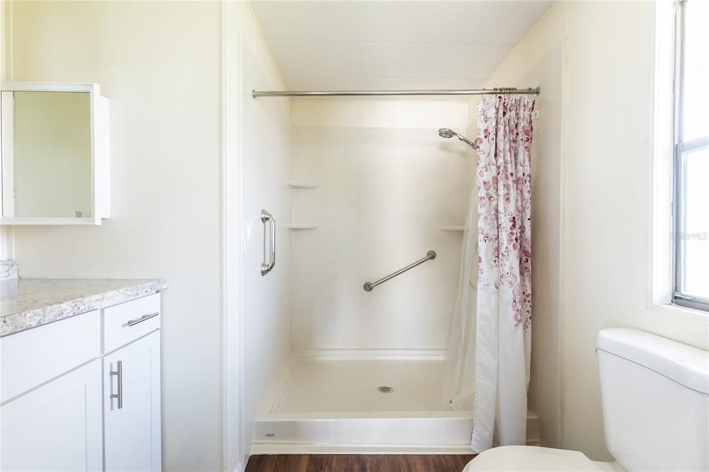 For Sale: $119,900 (2 beds, 2 baths, 896 Square Feet)