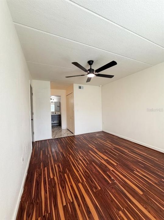 В аренду: $1,975 (2 спален, 2 ванн, 948 Квадратных фут)