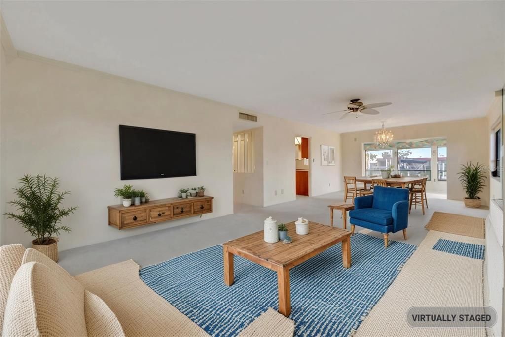 For Sale: $425,000 (2 beds, 2 baths, 1296 Square Feet)