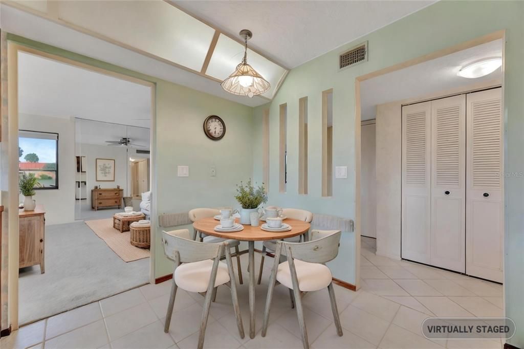 For Sale: $425,000 (2 beds, 2 baths, 1296 Square Feet)