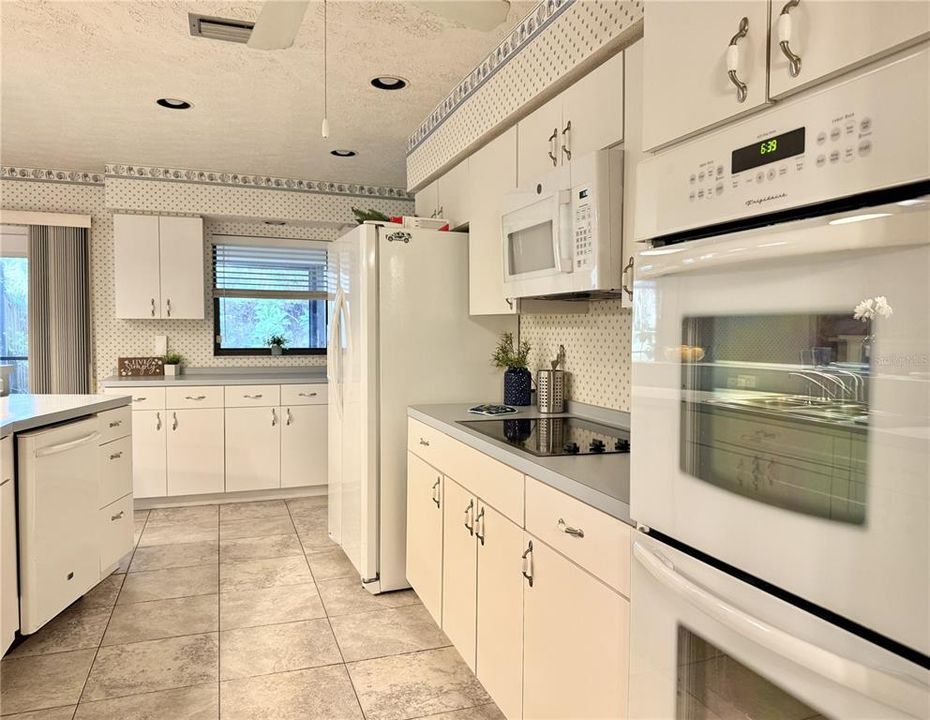 For Sale: $576,900 (4 beds, 3 baths, 2780 Square Feet)