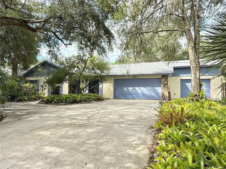 For Sale: $576,900 (4 beds, 3 baths, 2780 Square Feet)