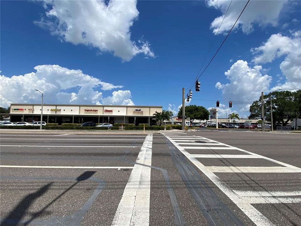 For Sale: $215,000 (1 beds, 1 baths, 701 Square Feet)