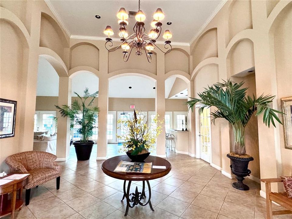 For Sale: $215,000 (1 beds, 1 baths, 701 Square Feet)