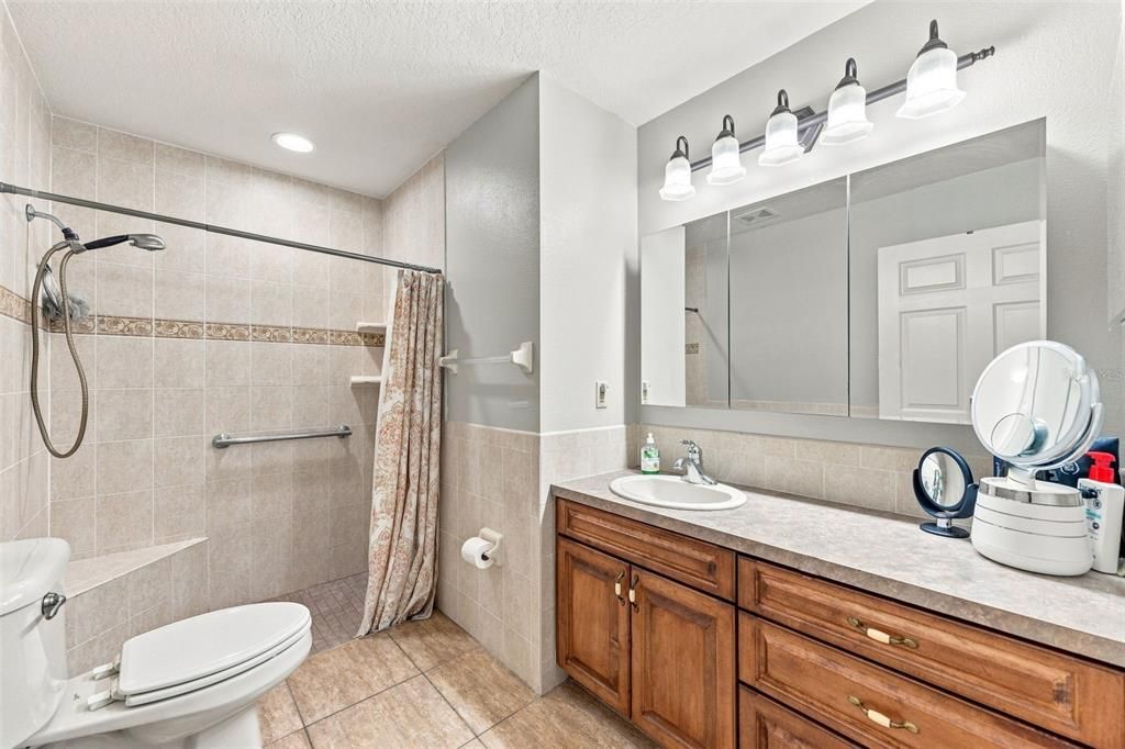 For Sale: $495,000 (5 beds, 3 baths, 3540 Square Feet)