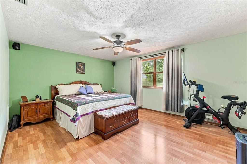 For Sale: $495,000 (5 beds, 3 baths, 3540 Square Feet)