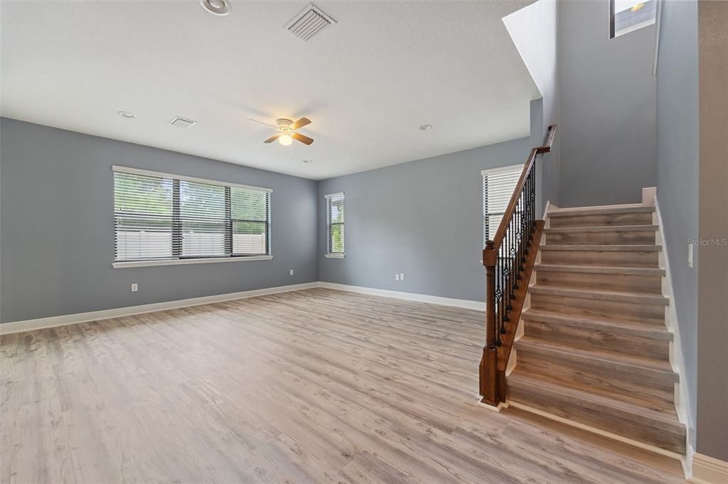 For Sale: $599,999 (5 beds, 4 baths, 3537 Square Feet)