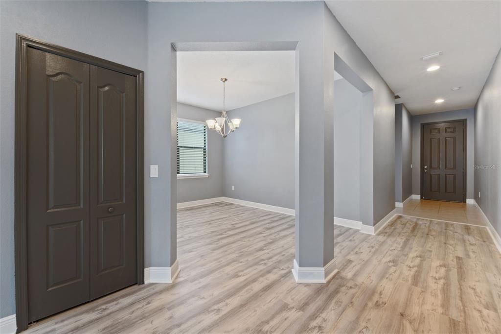 For Sale: $599,999 (5 beds, 4 baths, 3537 Square Feet)