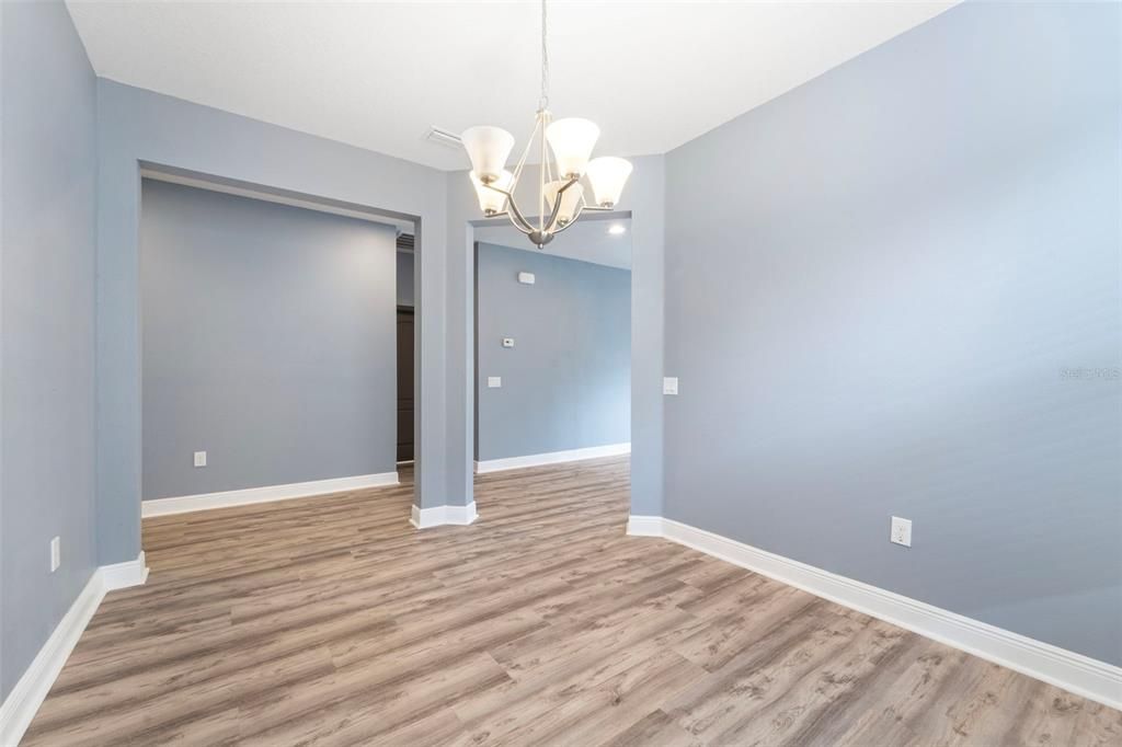 For Sale: $599,999 (5 beds, 4 baths, 3537 Square Feet)