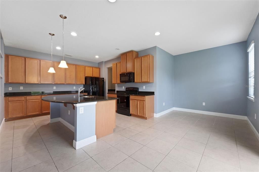 For Sale: $599,999 (5 beds, 4 baths, 3537 Square Feet)