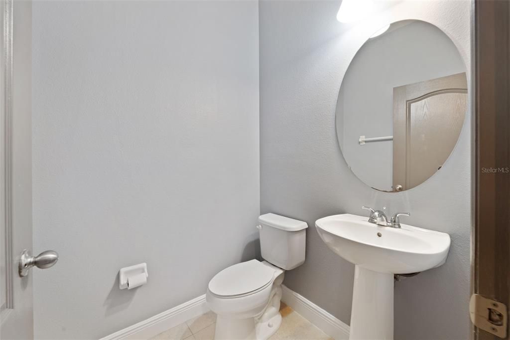 For Sale: $599,999 (5 beds, 4 baths, 3537 Square Feet)